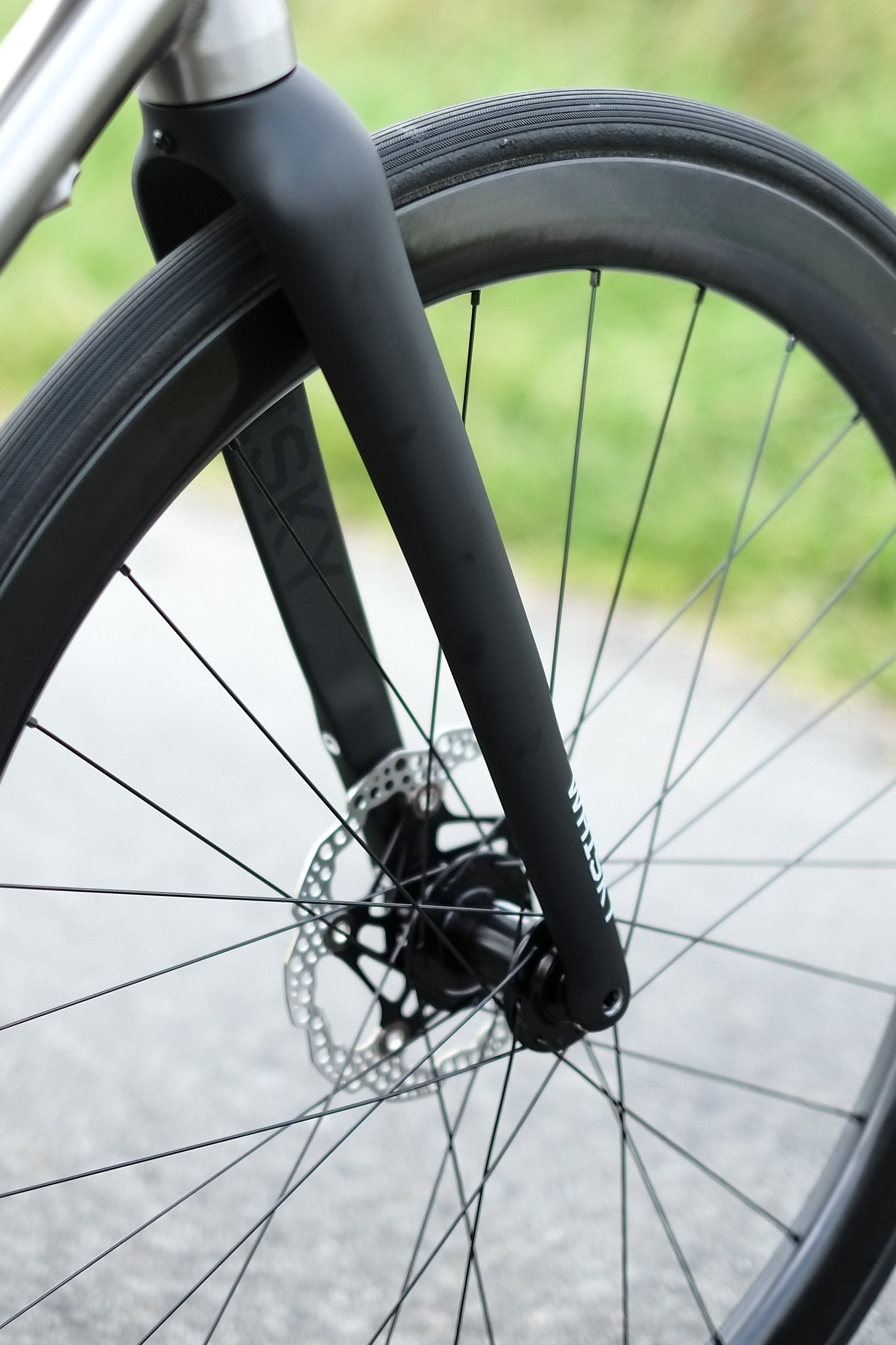 Road discount disc fork